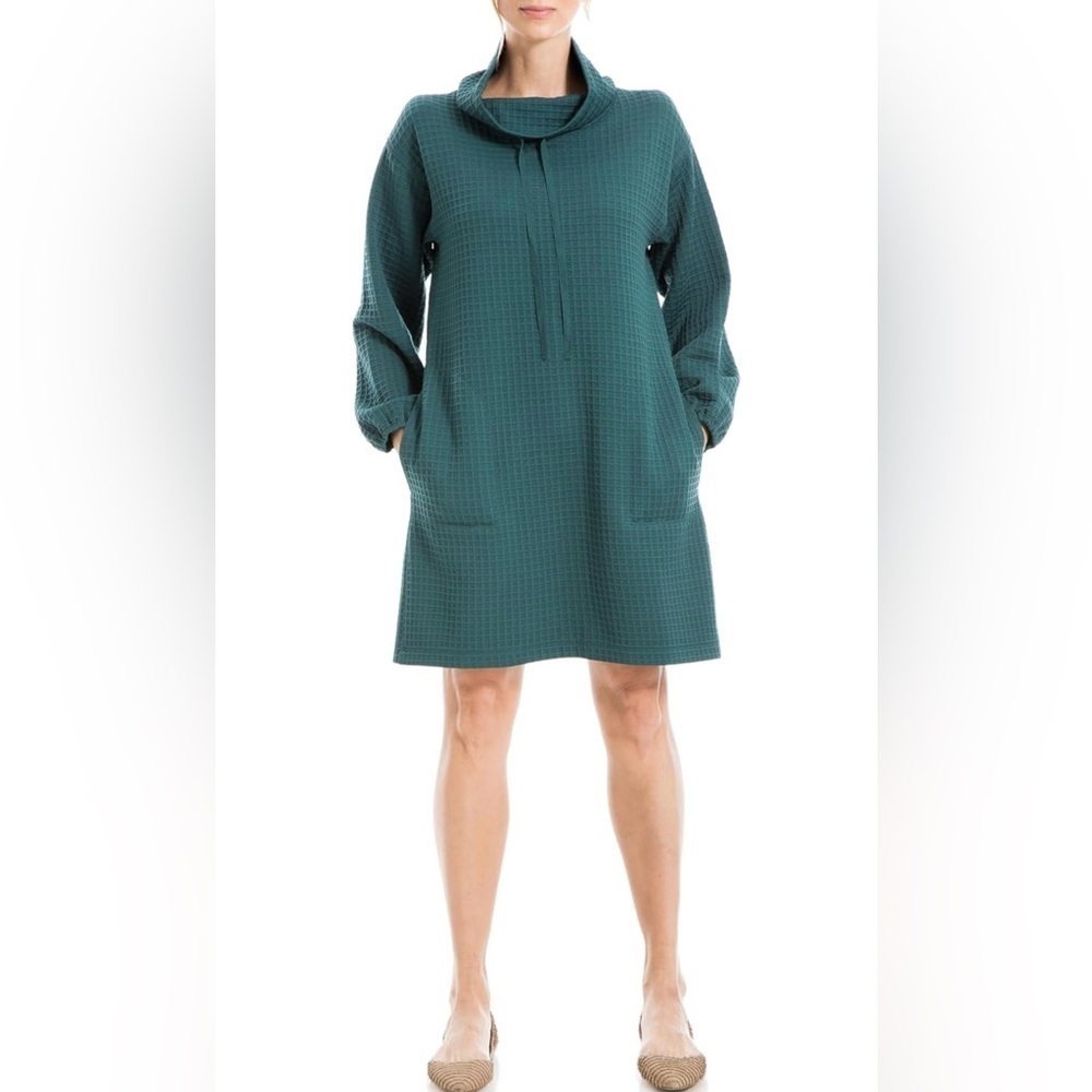 Max Studio Textured Knit Collared Short Dress in Teal